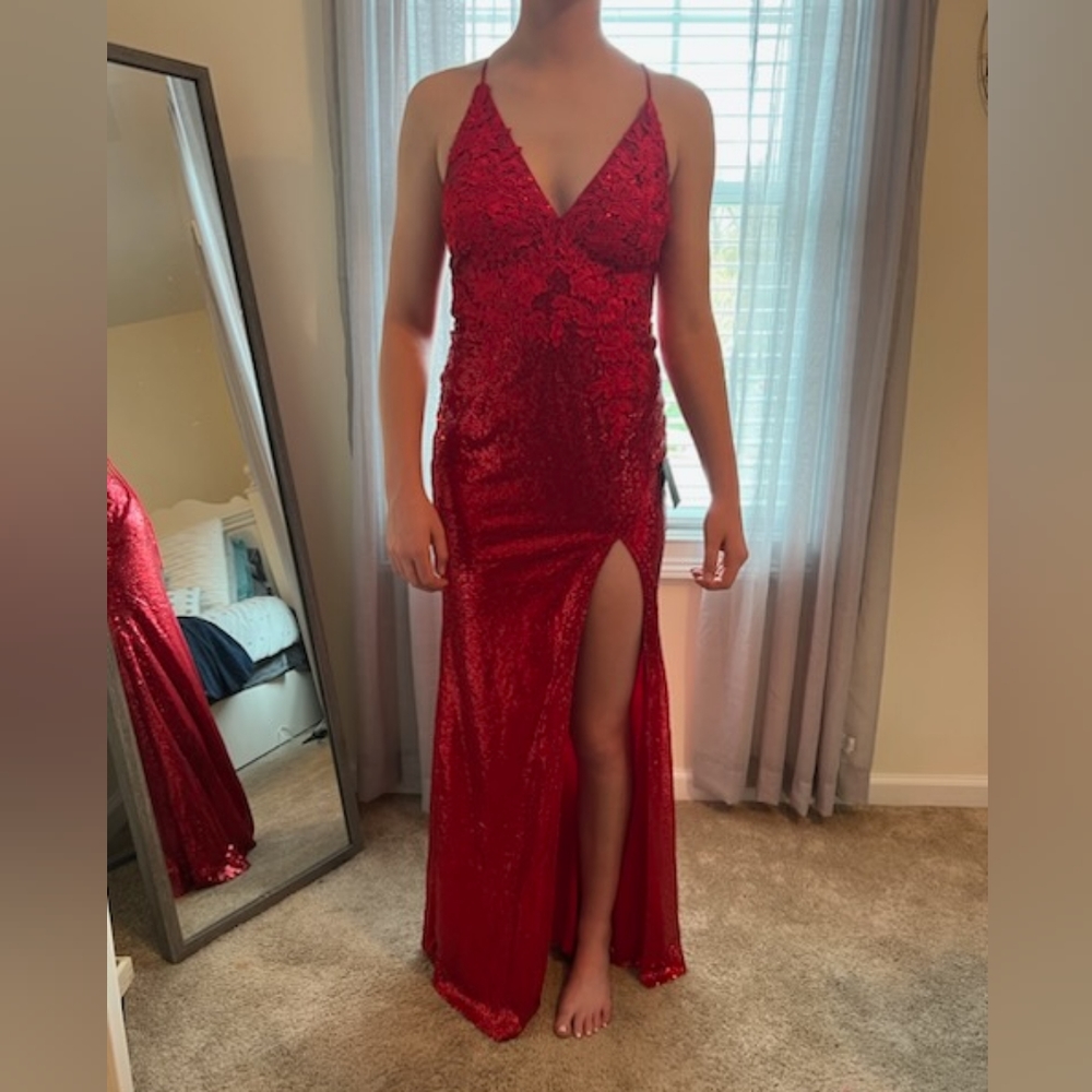 NWT gorgeous prom dress